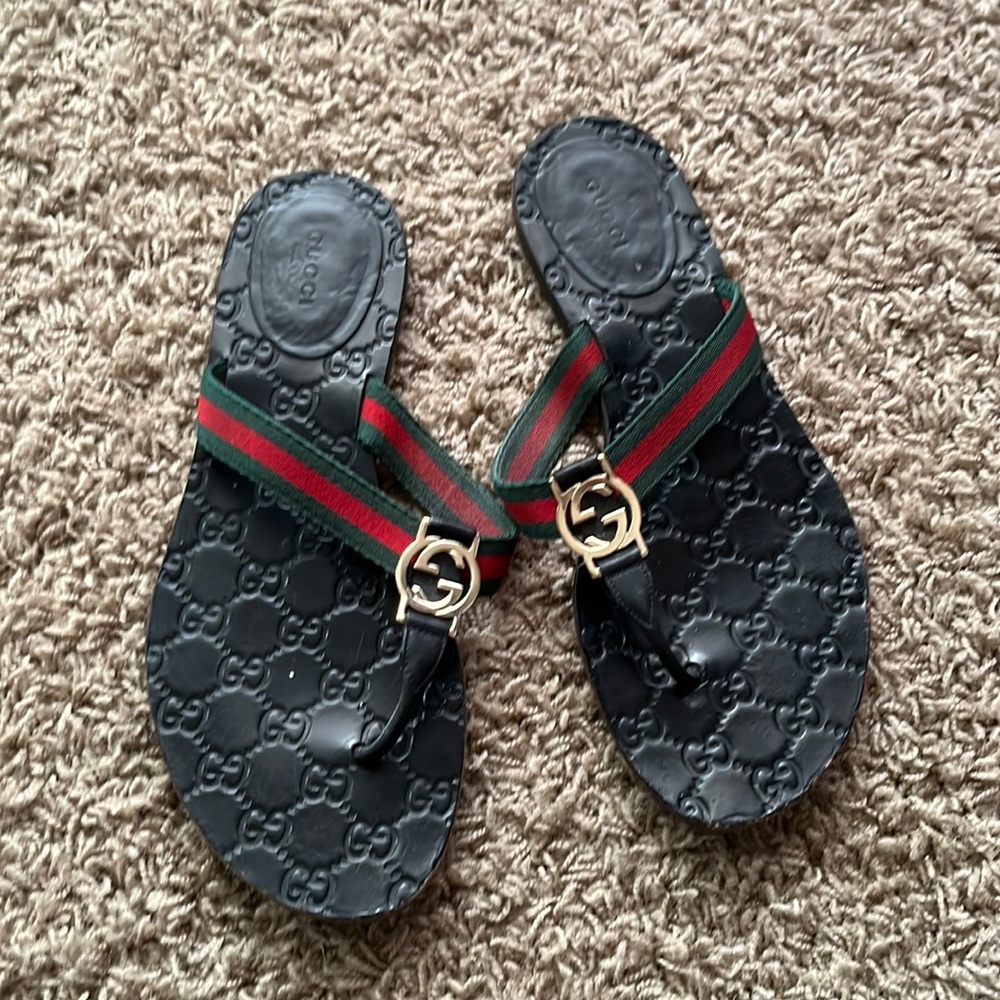 Gucci flip flop